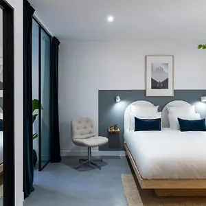 Baba Hotel Parijs